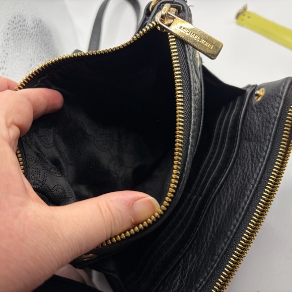 Certified Authentic Black Michael Kors Cross Body Handbag pebble leather - Picture 14 of 16